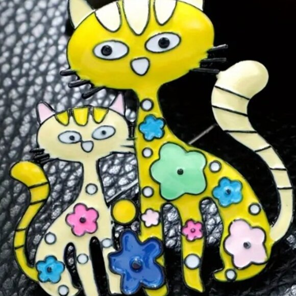 Cute Vibrant Multicolor Enamel Cat Couple Brooch - Large - Picture 2 of 3